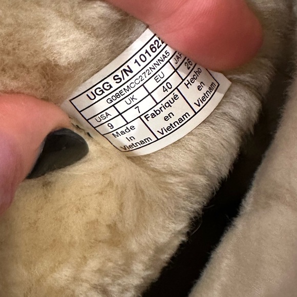 UGG Boots - Picture 10 of 10